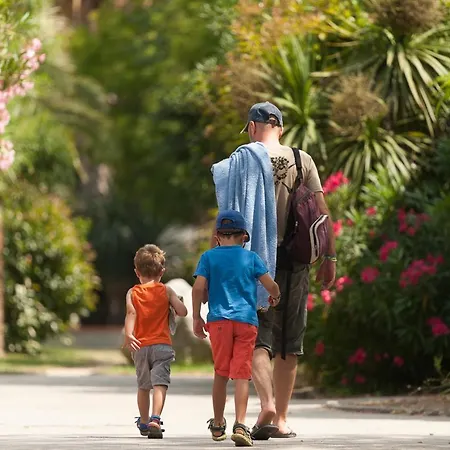 Camping Le Mediterranee - Domaine Pietonnier 5*