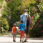 Camping Le Mediterranee - Domaine Pietonnier 5*
