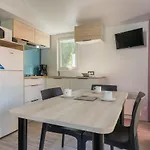 Kemping Le Mediterranee - Domaine Pietonnier 5*