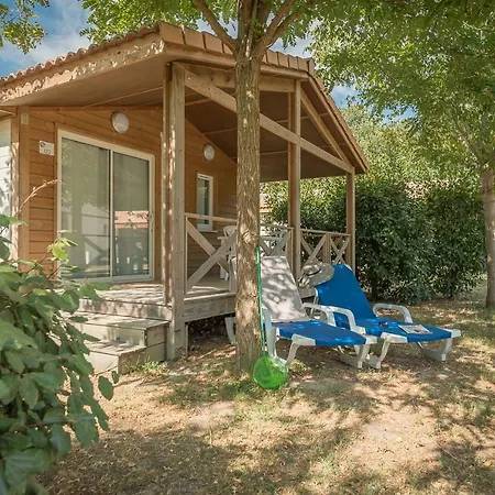 Campsite Le Mediterranee - Domaine Pietonnier 5*