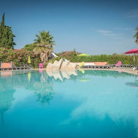Campsite Le Mediterranee - Domaine Pietonnier